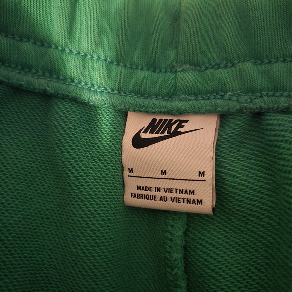 Nike Vibrant Green Apparel - Picture 2 of 3